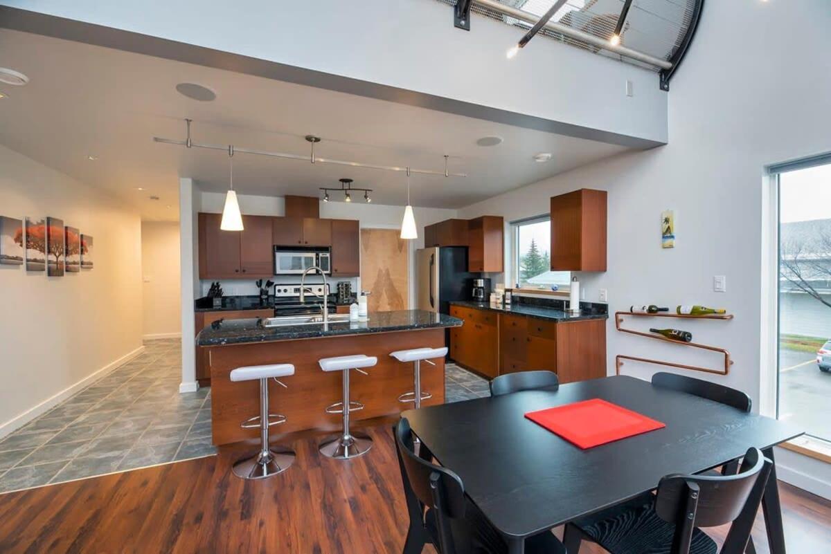 Nn - The Flame - Downtown 1-Bed 2-Bath Villa ไวท์ฮอร์ส ภายนอก รูปภาพ